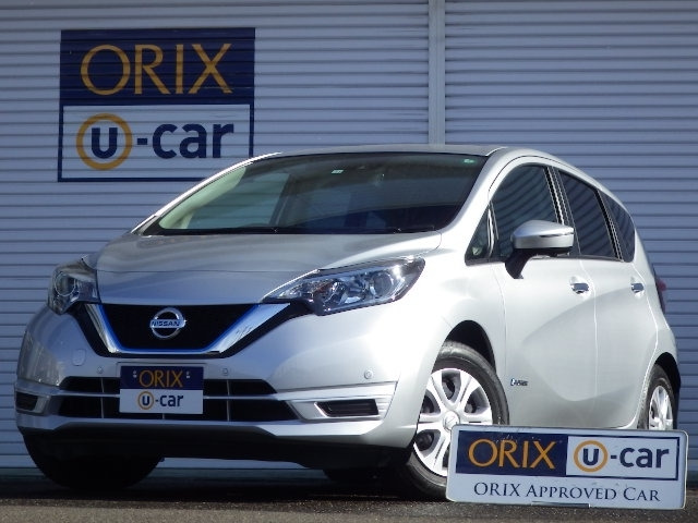 中古車 日産 ノート 1 2 E Power S の中古車詳細 19 000km シルバー 神奈川県 122 8万円 中古車情報 中古車検索なら 車選びドットコム 車選び Com