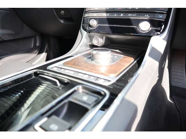 中古車 ジャガー Xe プレステージ 2 0l D180 ディーゼル の中古車詳細 15 000km ホワイト 岡山県 318万円 中古車 情報 中古車検索なら 車選びドットコム 車選び Com 中古車 ジャガー Xe プレステージ 2 0l D180 ディーゼル の中古車詳細 15 000km ホワイト 岡山県 318万円 中古車 情報 中古車検索なら 車選びドットコム 車選び Com