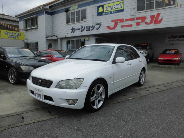 中古車 トヨタ アルテッツァ 2 0 Rs0 Zエディション 純正6速ノーマル車 の中古車詳細 166 000km ホワイト 埼玉県 68万円 中古車情報 中古車検索なら 車選びドットコム 車選び Com