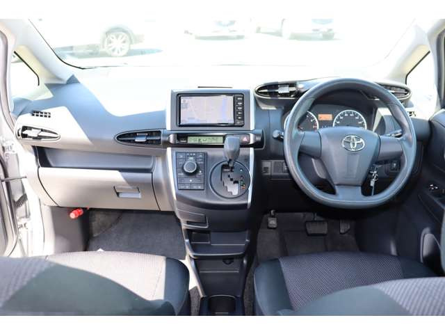 中古車 トヨタ ウィッシュ 1 8 X 4wd の中古車詳細 51 000km シルバー 岩手県 125万円 中古車情報 中古車検索なら 車選びドットコム 車選び Com