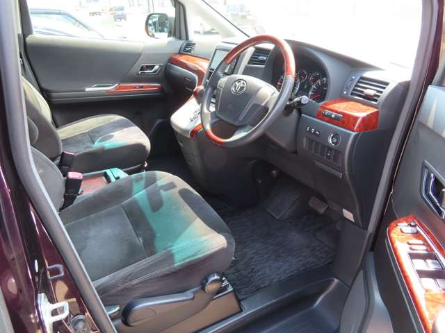 中古車 トヨタ ヴェルファイア 2 4 Z プラチナセレクション 4wd の中古車詳細 118 000km パープルメタリックメタリック 秋田県 118万円 中古車情報 中古車検索なら 車選びドットコム 車選び Com