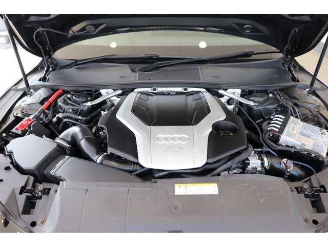 中古車 アウディ スポーツバック 55 Tfsi クワトロ Sライン 4wd の中古車詳細 8 000km ブラック 福岡県 678万円 中古車情報 中古車検索なら 車選びドットコム 車選び Com