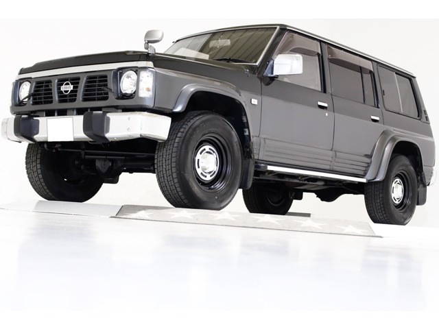 中古車 日産 サファリ 4 2 エクストラ標準ルーフグランロード ディーゼル 4wd ロールーフ 5速mt ヴィンテージ16インチaw の中古車詳細 96 000km ブラックii 群馬県 308万円 中古車情報 中古車検索なら 車選びドットコム 車選び Com