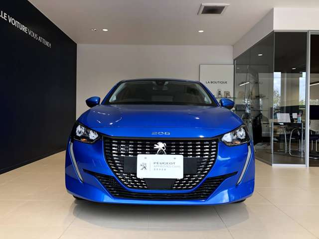 中古車 プジョー 8 アリュール の中古車詳細 km ブルー 奈良県 243万円 中古車情報 中古車検索なら 車選びドットコム 車 選び Com