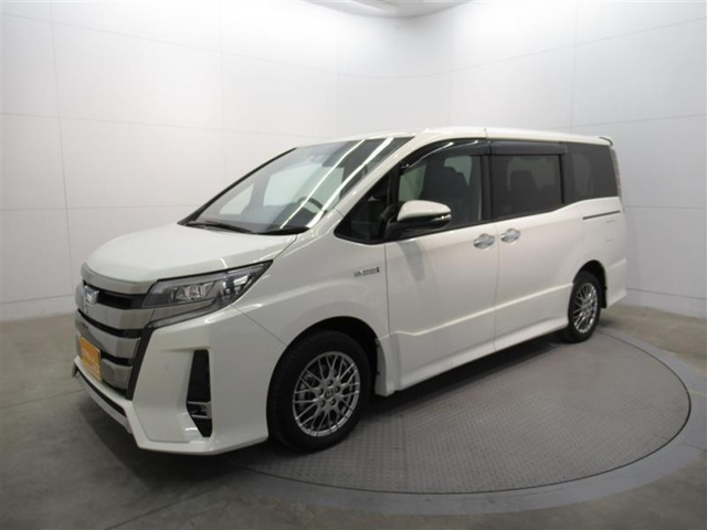 中古車 トヨタ ノア 1 8 ハイブリッド Si W B Ii の中古車詳細 13 000km ホワイトパール 愛知県 286万円 中古車 情報 中古車検索なら 車選びドットコム 車選び Com
