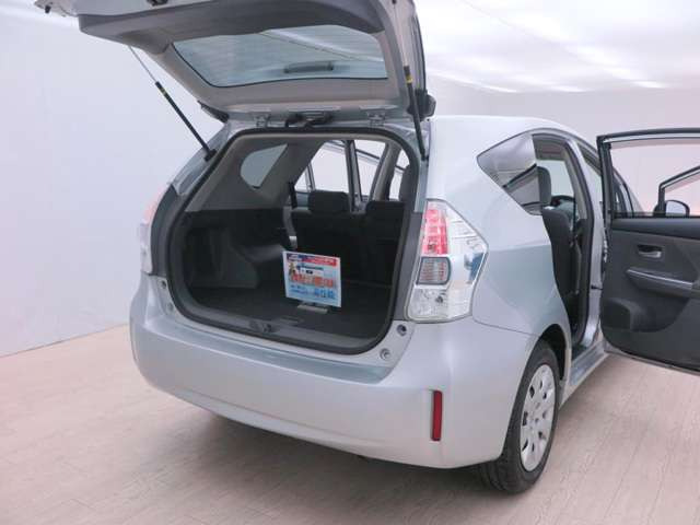 中古車 トヨタ プリウスa 1 8 S Lセレクション の中古車詳細 53 000km シルバー 香川県 59 8万円 中古車情報 中古車 検索なら 車選びドットコム 車選び Com