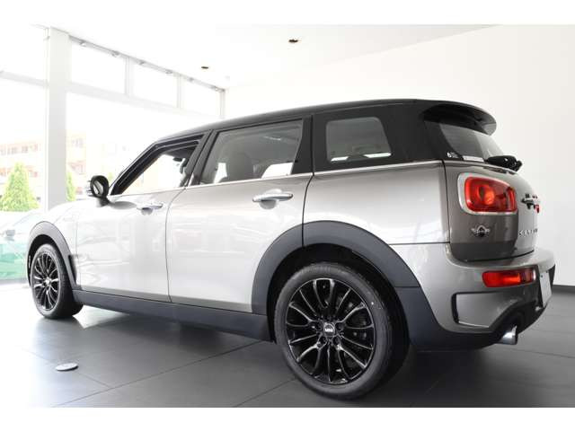 中古車 Bmw ミニクラブマン クーパー Sd の中古車詳細 21 000km シルバーメタリック 千葉県 269 9万円 中古車情報 中古車検索なら 車選びドットコム 車選び Com