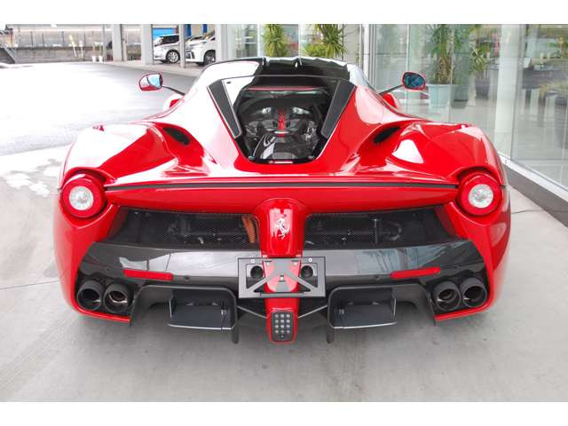 中古車 フェラーリ ラ フェラーリ 6 3 正規ディーラー車 黒革 純正ナビ の中古車詳細 170km Rosso Corsa 鹿児島県 価格応談 中古車情報 中古車検索なら 車選びドットコム 車選び Com