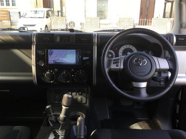 中古車 トヨタ Fjクルーザー 4 0 ブラックカラーパッケージ 4wd 4wd 修復歴無し の中古車詳細 54 000km ブラック ホワイト 北海道 264 9万円 中古車情報 中古車検索なら 車選びドットコム 車選び Com