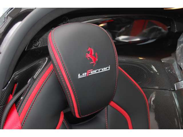中古車 フェラーリ ラ フェラーリ 6 3 正規ディーラー車 黒革 純正ナビ の中古車詳細 170km Rosso Corsa 鹿児島県 価格応談 中古車情報 中古車検索なら 車選びドットコム 車選び Com