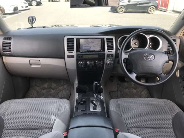 中古車 トヨタ ハイラックスサーフ 2 7 Ssr X 4wd 後期型 修復無 2700cc サンルーフ の中古車詳細 104 000km ブラック 埼玉県 128 5万円 中古車情報 中古車検索なら 車選びドットコム 車選び Com
