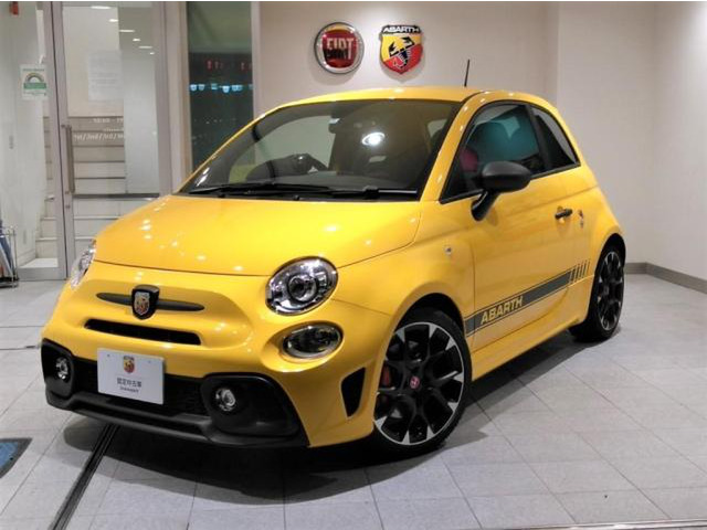 中古車 アバルト アバルト595 コンペティツィオーネ の中古車詳細 1 000km イエロー 東京都 349 9万円 中古車情報 中古車検索なら 車選びドットコム 車選び Com
