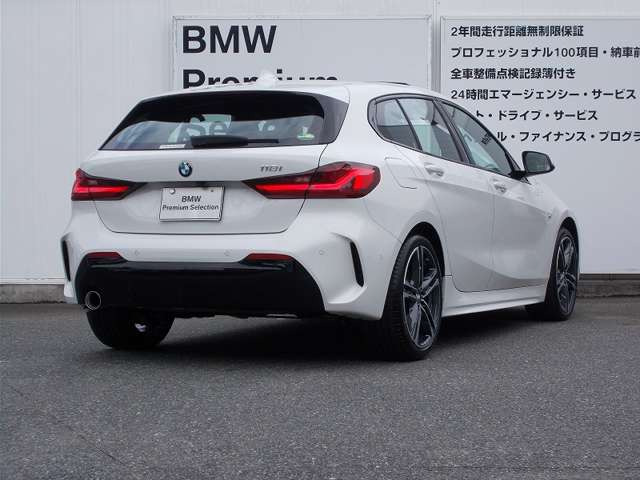 中古車 Bmw 118i Mスポーツ Dct の中古車詳細 7 000km ホワイト 福岡県 355万円 中古車情報 中古車検索なら 車 選びドットコム 車選び Com