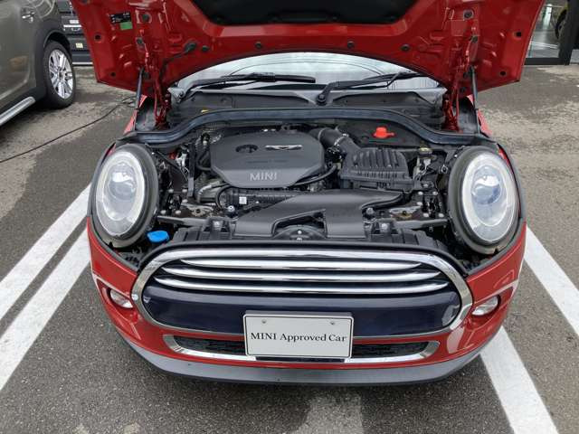 中古車 Bmw ミニ クーパー の中古車詳細 25 000km レッドホワイト 秋田県 198万円 中古車情報 中古車検索なら 車 選びドットコム 車選び Com