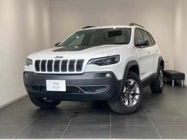 中古車 クライスラー ジープ チェロキー トレイルホーク 4wd の中古車詳細 18 000km ホワイト 愛知県 365万円 中古車 情報 中古車検索なら 車選びドットコム 車選び Com