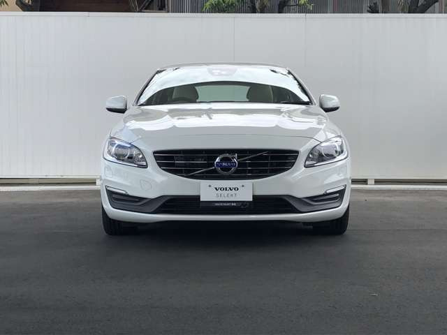 中古車 ボルボ V60 D4 Se ディーゼル の中古車詳細 43 000km ホワイト 山梨県 228万円 中古車情報 中古車検索なら 車選びドットコム 車選び Com