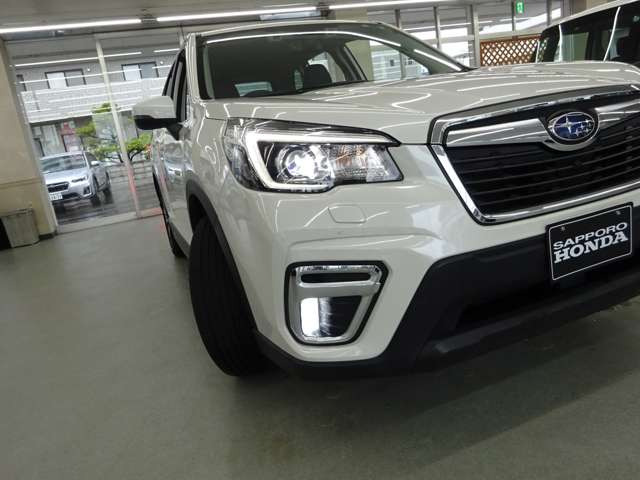 中古車 スバル フォレスター 2 5 プレミアム 4wd の中古車詳細 26 000km パールホワイト 北海道 279万円 中古車情報 中古車検索なら 車選びドットコム 車選び Com