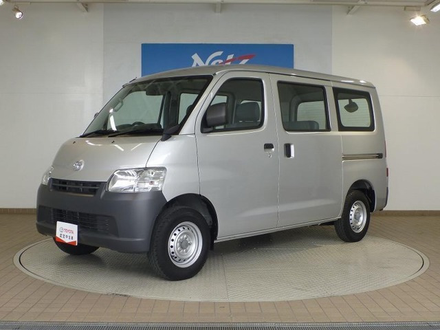 中古車 トヨタ ライトエースバン 1 5 Dx の中古車詳細 14 000km シルバーメタリックメタリック 兵庫県 125万円 中古車 情報 中古車検索なら 車選びドットコム 車選び Com