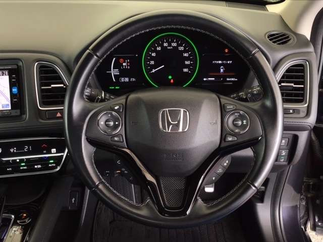 中古車 ホンダ ヴェゼル 1 5 ハイブリッド Z ホンダセンシング の中古車詳細 64 000km パープルメタリック 福岡県 159 9万円 中古車情報 中古車検索なら 車選びドットコム 車選び Com