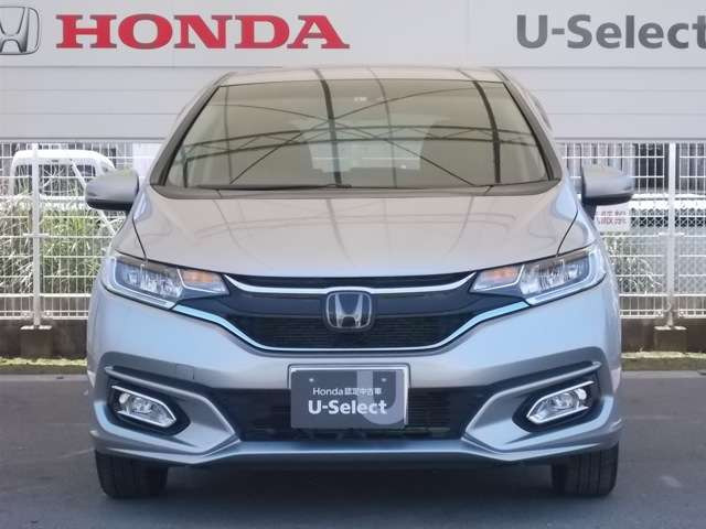 中古車 ホンダ フィット 1 5 ハイブリッド L ホンダセンシング の中古車詳細 17 000km シルバーメタリック 熊本県 159 8万円 中古車情報 中古車検索なら 車選びドットコム 車選び Com