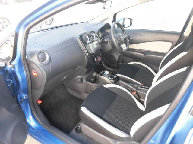 中古車 日産 ノート 1 2 E Power X の中古車詳細 6 000km ブルー 茨城県 149 9万円 中古車情報 中古車 検索なら 車選びドットコム 車選び Com