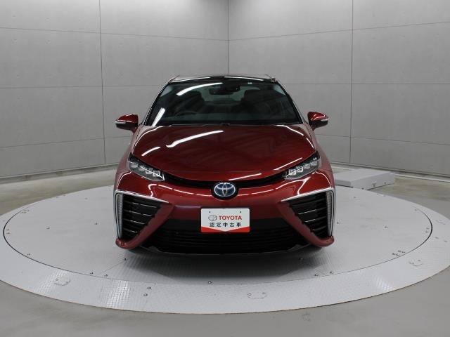 中古車 トヨタ Mirai ベースモデル の中古車詳細 16 000km ワインレッド 兵庫県 1 6万円 中古車情報 中古車 検索なら 車選びドットコム 車選び Com
