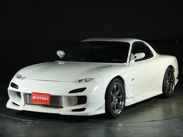 中古でマツダ Rx 7を買う場合はfcとfdどちらが良いのか