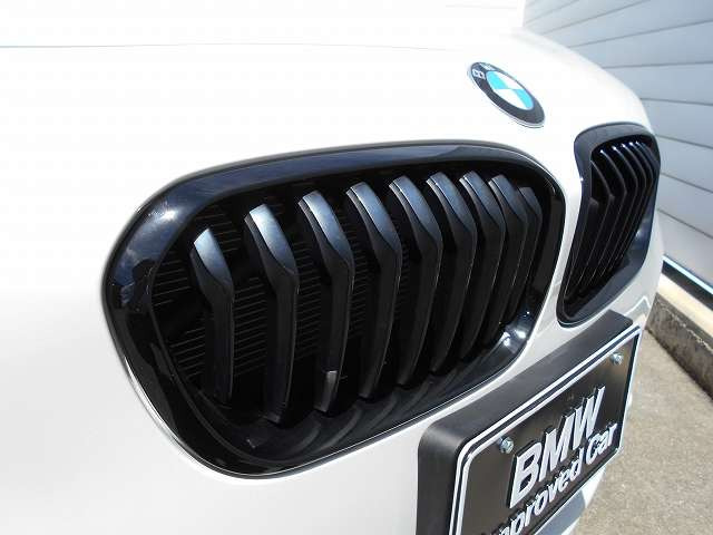 中古車 Bmw 118d Mスポーツ エディション シャドー ディーゼル の中古車詳細 9 000km ホワイト 愛知県 298万円 中古車情報 中古車検索なら 車選びドットコム 車選び Com