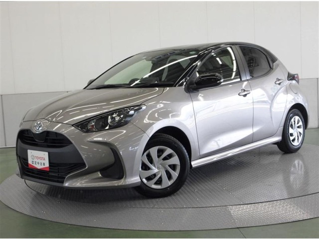 中古車 トヨタ ヤリス 1 5 G 4wd の中古車詳細 2 000km ツートン 長野県 157 3万円 中古車情報 中古車検索なら 車 選びドットコム 車選び Com