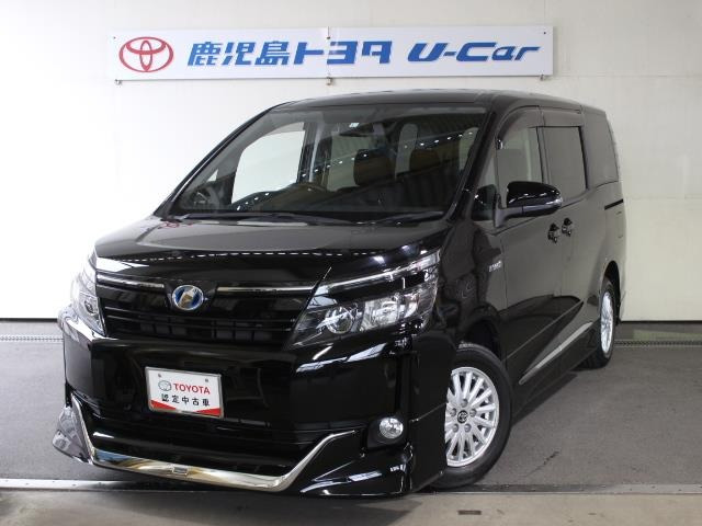 中古車 トヨタ ヴォクシー 1 8 ハイブリッド V の中古車詳細 70 000km ブラック 鹿児島県 215万円 中古車情報 中古車 検索なら 車選びドットコム 車選び Com