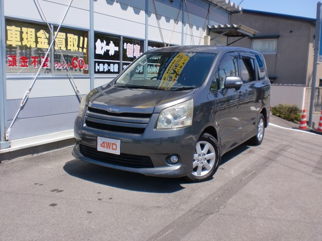 中古車 トヨタ ノア 2 0 Si 4wd の中古車詳細 86 000km ダークシルバーメタリック 青森県 69万円 中古車情報 中古車検索なら 車選びドットコム 車選び Com