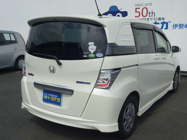 中古車 ホンダ フリードスパイクハイブリッド 1 5 7インチナビ バックカメラ Hid の中古車詳細 78 000km ホワイト 群馬県 69 8万円 中古車情報 中古車検索なら 車選びドットコム 車選び Com