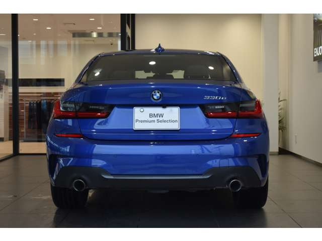 中古車 Bmw 330e Mスポーツ の中古車詳細 14 000km ブルー 兵庫県 453万円 中古車情報 中古車検索なら 車 選びドットコム 車選び Com