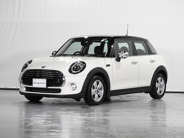 中古車 Bmw ミニ クーパー 5ドア Dct の中古車詳細 6 000km ホワイト 神奈川県 269万円 中古車情報 中古車検索なら 車選びドットコム 車選び Com