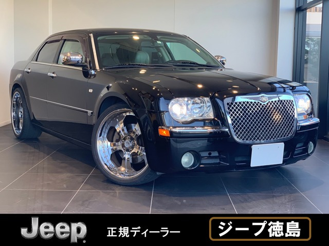 中古車 クライスラー 300c 5 7 Hemi の中古車詳細 59 000km ブラック 徳島県 129 9万円 中古車情報 中古車 検索なら 車選びドットコム 車選び Com