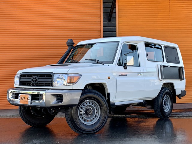 中古車 トヨタ ランドクルーザー70 トゥループキャリア 19ymodelnoxpm適合4 5d Tb4wd5速 の中古車詳細 8 000km ホワイト 福岡県 758万円 中古車情報 中古車検索なら 車選びドットコム 車選び Com