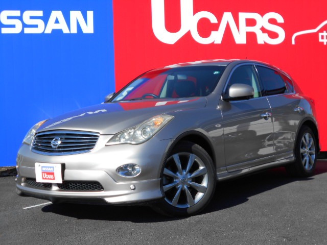 中古車 日産 スカイラインクロスオーバー 3 7 370gt の中古車詳細 59 000km シルバー 神奈川県 115 5万円 中古車情報 中古車検索なら 車選びドットコム 車選び Com