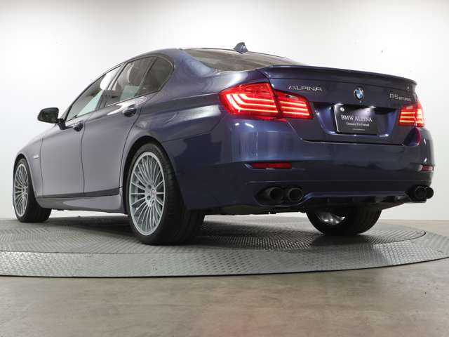 中古車 Bmwアルピナ B5 ビターボ リムジン エディション50 の中古車詳細 81 000km ブルー 神奈川県 648万円 中古車 情報 中古車検索なら 車選びドットコム 車選び Com