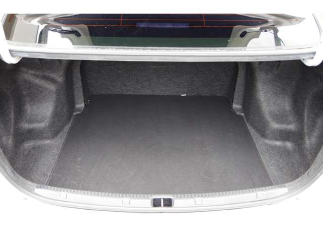 中古車 ミツオカ リューギ 1 5 ハイブリッド の中古車詳細 000km ホワイトパール 千葉県 198万円 中古車情報 中古車 検索なら 車選びドットコム 車選び Com