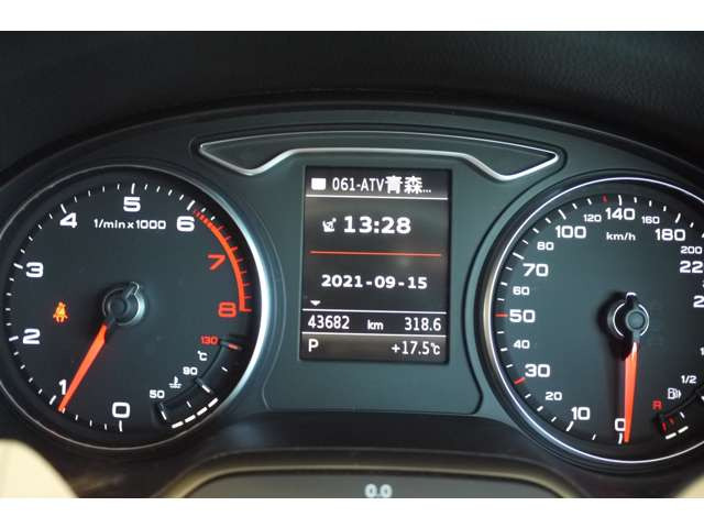 中古車 アウディ A3スポーツバック 1 8 Tfsi クワトロ Sラインパッケージ 4wd の中古車詳細 44 000km レッド 青森県 169 8万円 中古車情報 中古車検索なら 車選びドットコム 車選び Com