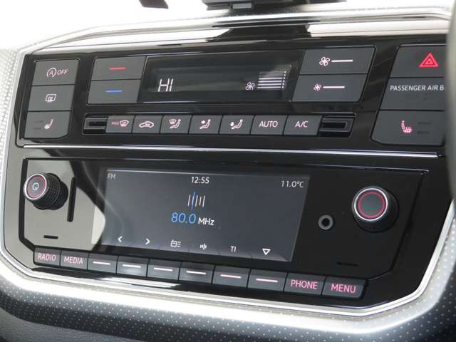 中古車 フォルクスワーゲン Up High Up の中古車詳細 33 000km グレーシルバーメタリック 神奈川県 132 9万円 中古車情報 中古車検索なら 車選びドットコム 車選び Com