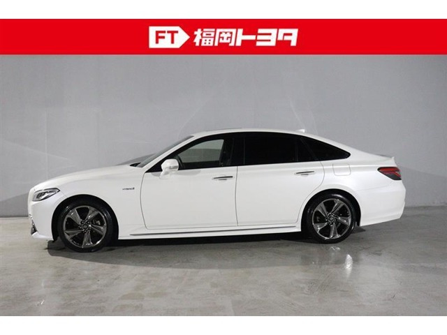 中古車 トヨタ クラウンハイブリッド 2 5 Rs の中古車詳細 50 000km パールメタリック 福岡県 387万円 中古車情報 中古車検索なら 車選びドットコム 車選び Com