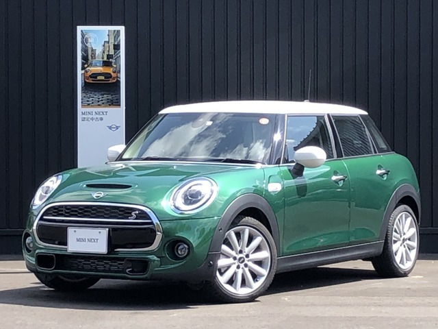 中古車 Bmw Mini ミニ クーパー S 5ドア Dct の中古車詳細 5 000km グリーン 福岡県 379 8万円 中古車情報 中古車検索なら 車選びドットコム 車選び Com