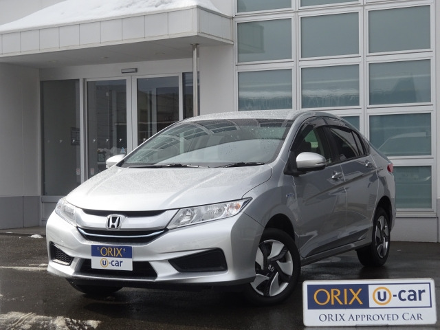 中古車 ホンダ グレイス の中古車詳細 79 000km シルバー 秋田県 119 8万円 中古車情報 中古車検索なら 車選びドットコム 車選び Com