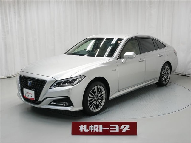 中古車 トヨタ クラウンハイブリッド 2 5 G エグゼクティブ Four 4wd の中古車詳細 32 000km シルバー 北海道 498万円 中古車情報 中古車検索なら 車選びドットコム 車選び Com