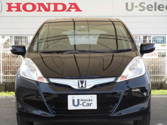中古車 ホンダ フィットハイブリッド 1 3 10th アニバーサリー の中古車詳細 52 000km ブラックパール 熊本県 57 8万円 中古車情報 中古車検索なら 車選びドットコム 車選び Com