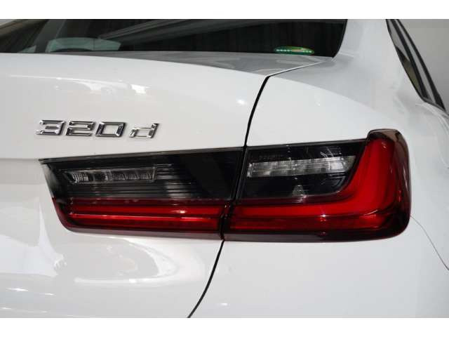 中古車 Bmw 3d 3d Xドライブ 4wd の中古車詳細 8 000km ホワイト 東京都 412万円 中古車情報 中古車 検索なら 車選びドットコム 車選び Com