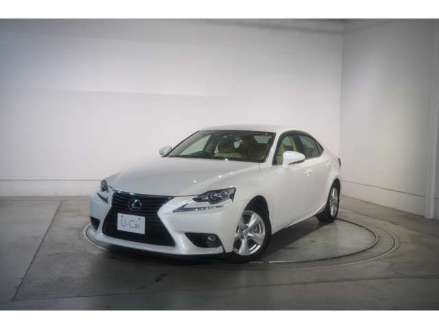 中古車 レクサス Is300h 300h の中古車詳細 137 000km パール 福岡県 168万円 中古車情報 中古車検索なら 車 選びドットコム 車選び Com