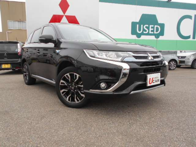 中古車 三菱 アウトランダーPHEV 2.0 G ナビパッケージ 4WD の中古車