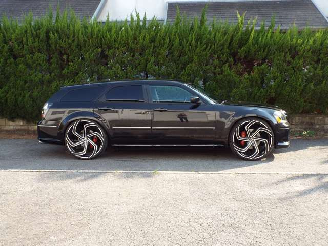 ダッジ マグナム SRT8 6.1 V8 26インチアルミ サンルーフ 1ナンバー の